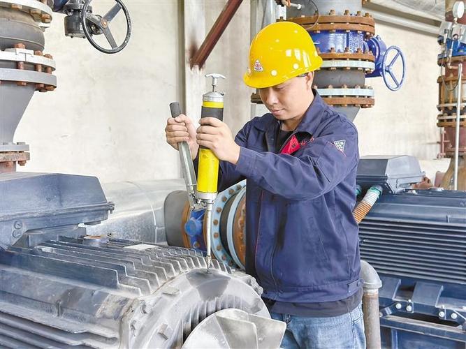 为供热设备“加油续力” 守护冬日里的民生温度